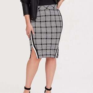 Pencil skirt